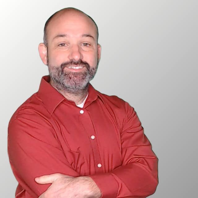 Headshot of Aaron Morris.